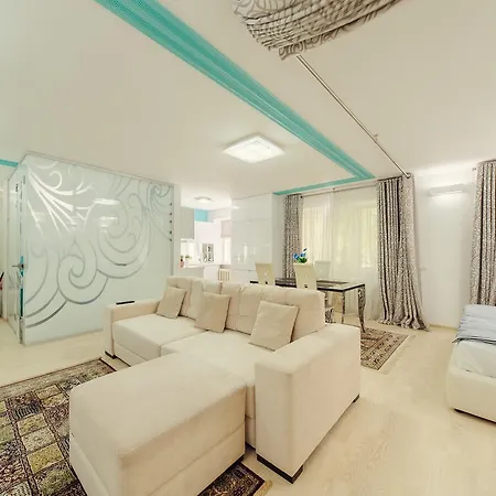 Apartment On Komarovskiy Rynok