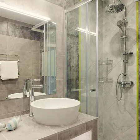 Apartment On Komarovskiy Rynok